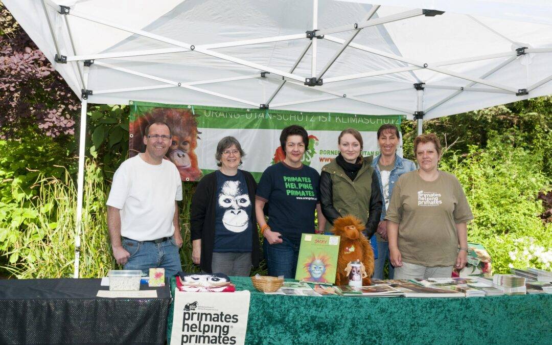 BOS Info­stand im Kölner Zoo