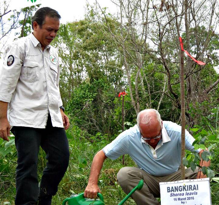 Der deut­sche Botschafter in Indo­ne­sien besuchte Samboja Lestari