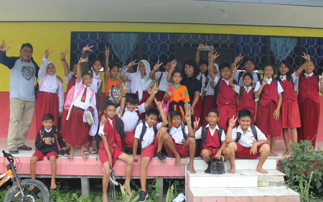 Umwelt­bil­dung an Schulen auf Borneo